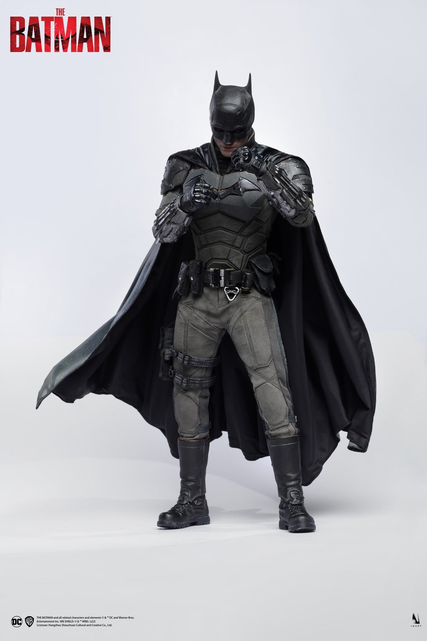 【美品】ホットトイズ THE BATMAN 1/6 おまけ展示ケース付 Ready! New Hot Toys MMS638 THE BATMAN 1/6 Regular Version Action