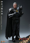 HOT TOYS 1/6 MMS712 BATMAN MODERN SUIT