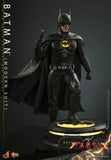 HOT TOYS 1/6 MMS712 BATMAN MODERN SUIT